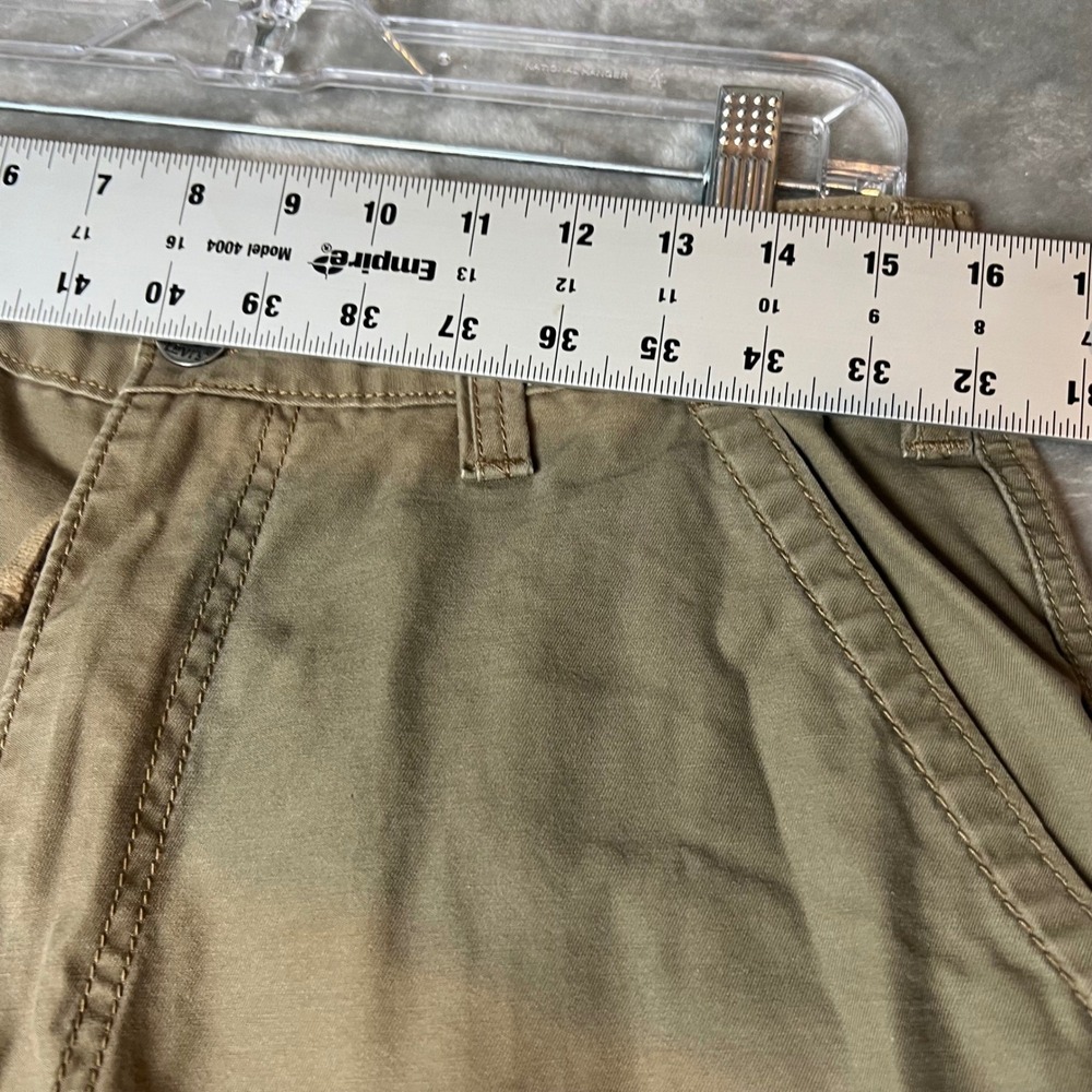 Levi's Men's Cargo Shorts Khaki Tan Size 32 Utility Pockets Relaxed Fit - Picture 3 of 6
